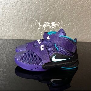 Nike Kids Purple Basketball Shoes